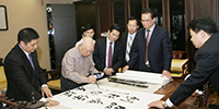 中國(guó)建筑裝飾協(xié)會(huì)三任會(huì)長(zhǎng)李秉仁、張恩樹(shù)、馬挺貴一齊親臨我集團(tuán)調(diào)研指導(dǎo)